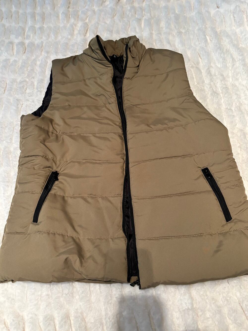Unbranded Men's XL Tan Puffer Vest Lightweight Full Zip Gorpcore Outdoor